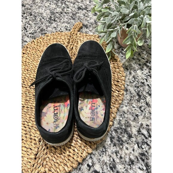 Born Womens Black Suede Lace-Up Skater Flat Shoes SZ 9 - Picture 2 of 5